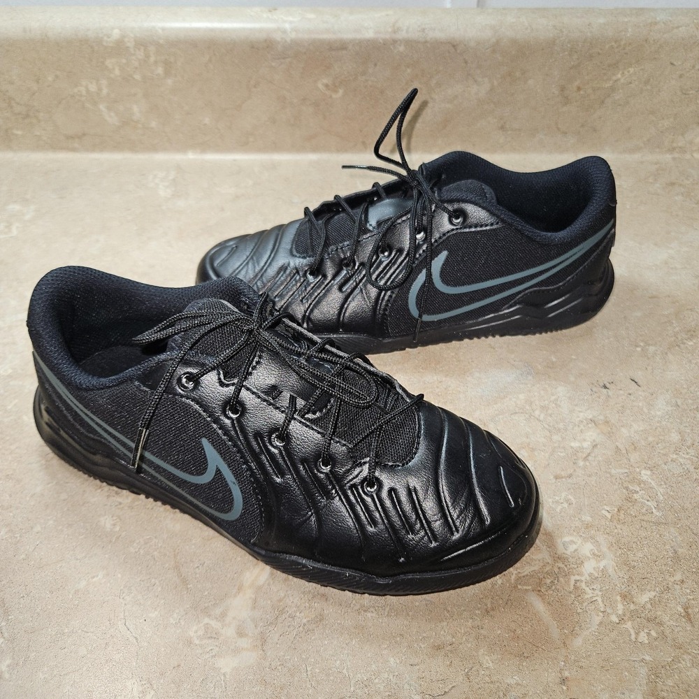 Nike Tiempo Legend 10 Academy Indoor Soccer Shoe Youth 2Y Black DV4354-002 Court - Picture 2 of 11